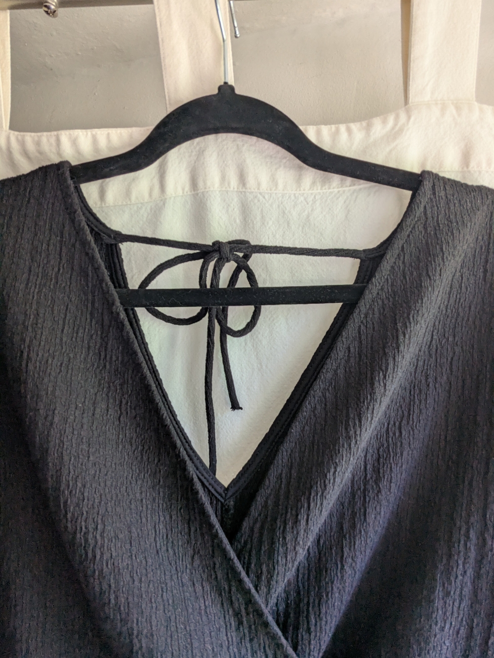 Black V-Neck Tie-Back Top Made In Spain - Picture 7 of 7